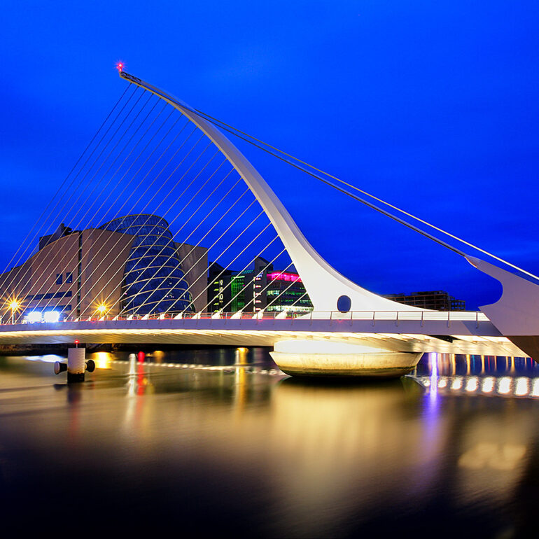 Samuel Beckett bridge at night.